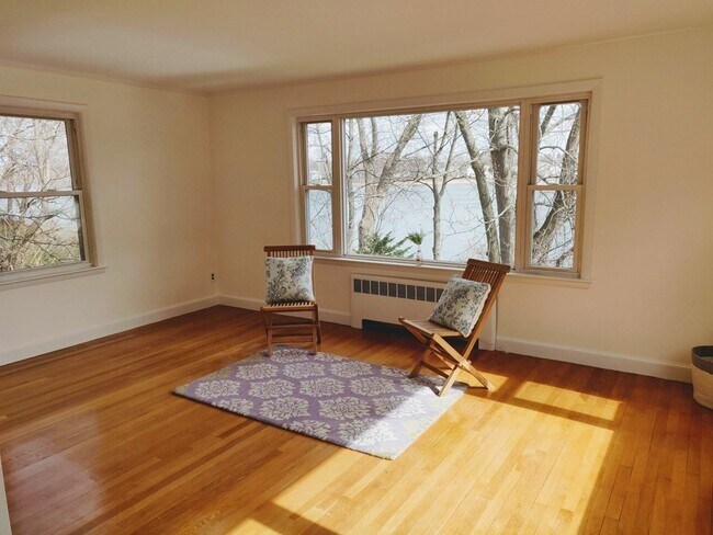 Foto del edificio - 212 Pleasant St