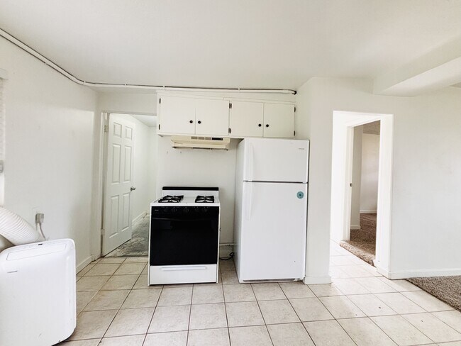 Building Photo - 13413 Minuteman Dr