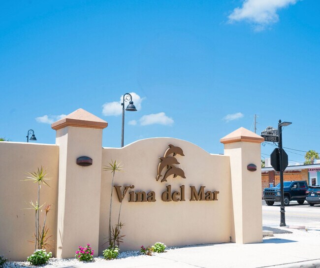 Foto del edificio - 2173 W Vina Del Mar Blvd