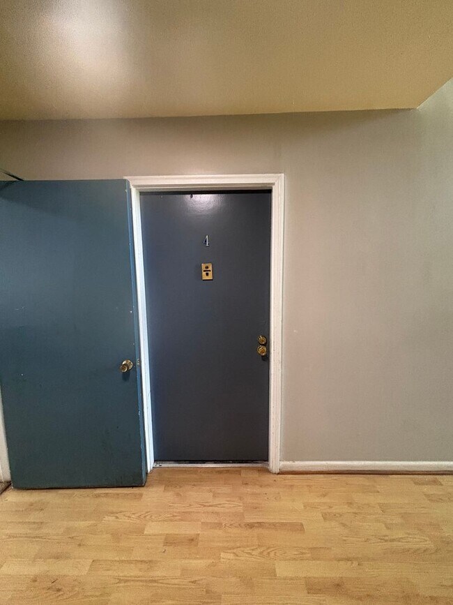 Building Photo - 405 Orchard Trace Ln