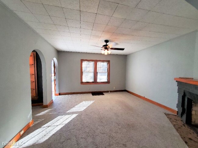 Building Photo - 2 br, 2 bath Townhome - 4120 E. Lewis