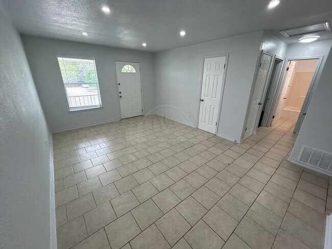 Foto del edificio - 4804 Cedarhill Cir