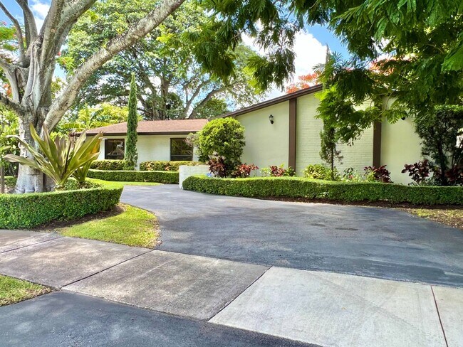 Building Photo - 7704 SW 139th Ct