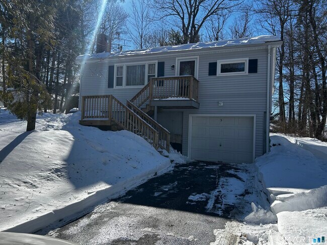 Building Photo - 5 Niles Rd