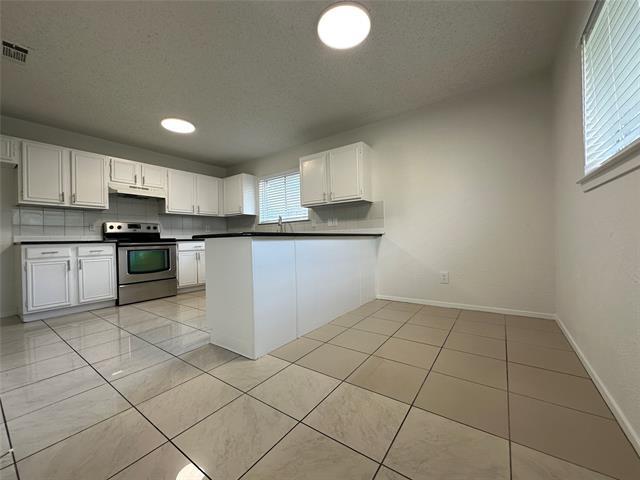 Foto del edificio - 306 Towne House Ln