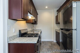 Building Photo - 33 Walbridge St