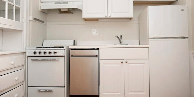 Foto del edificio - 2151 N Fremont St