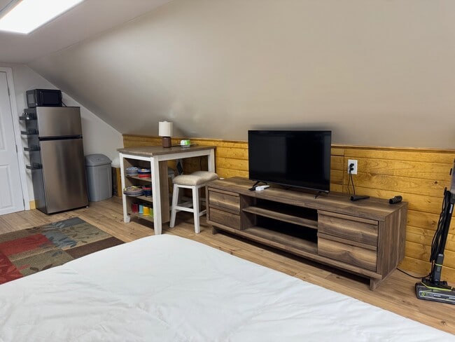 Foto del edificio - 2470 Crow Valley Rd NW