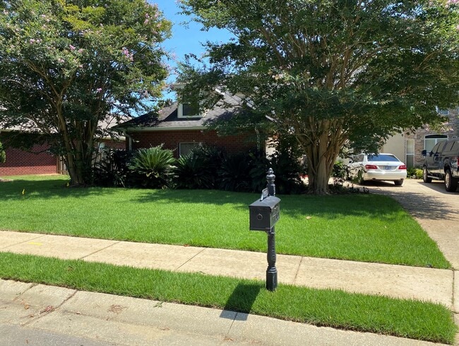 Building Photo - 9047 Orlando Ave