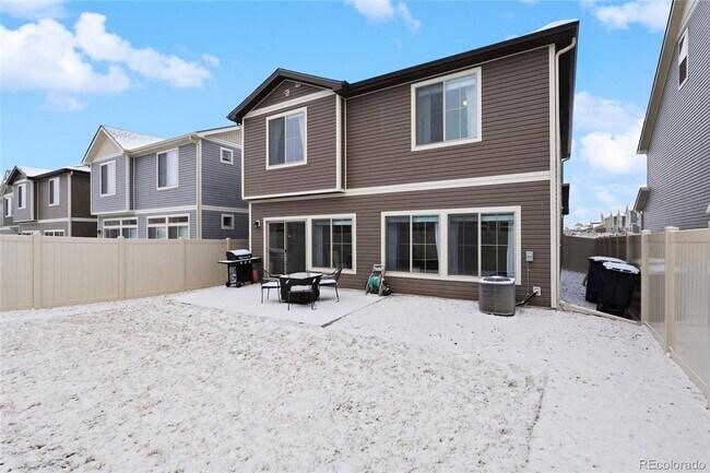 Foto del edificio - Beautiful 4 Bedroom Home in First Creek Av...