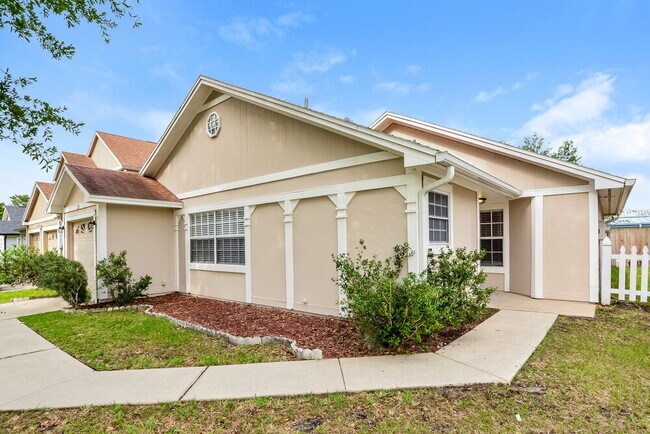 Foto del edificio - 201 Whiterapids Ct