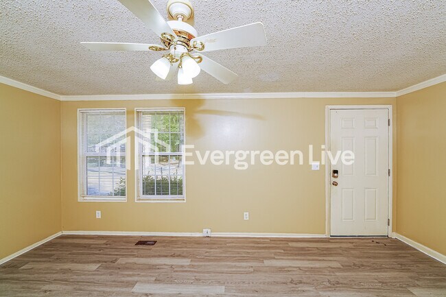 Foto del edificio - 2524 Oak Leaf Ln