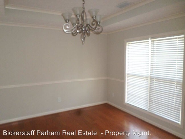 Foto del edificio - 5206 Village Way