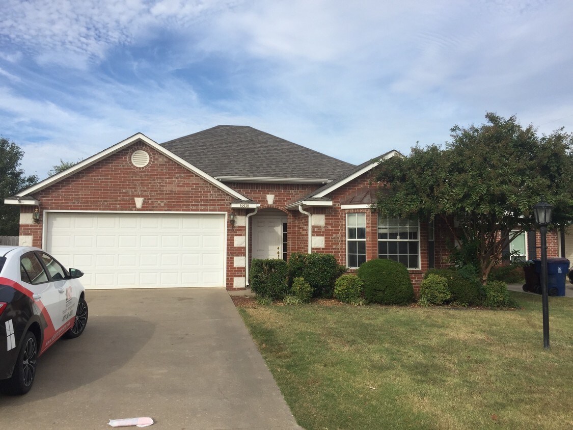 Primary Photo - 6808 Red Pine Dr