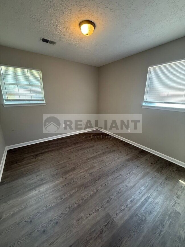 Building Photo - 3688 Crosby Dr