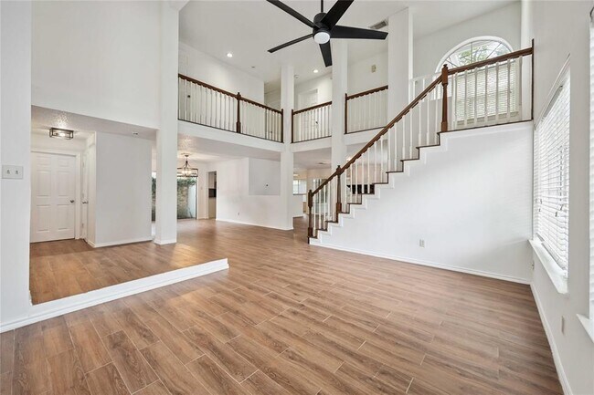 Foto del edificio - 12800 Briar Forest Dr