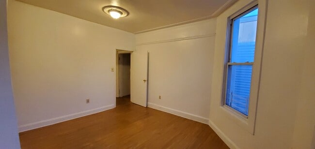 Building Photo - 3214 30th St