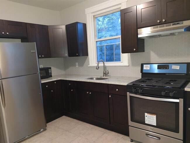 Building Photo - 167 Bergen Ave