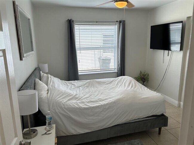 Foto del edificio - 230 SW 15th St