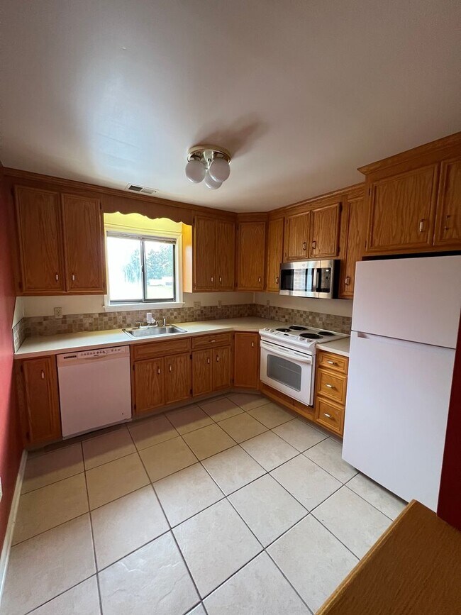 Foto del edificio - TWO Bedroom- East Penn School District