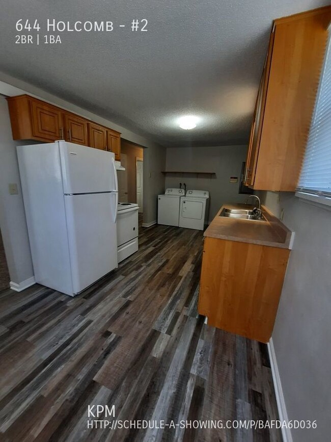 Building Photo - 2 BED | 1 BATH | DUPLEX | DOG FRIENDLY