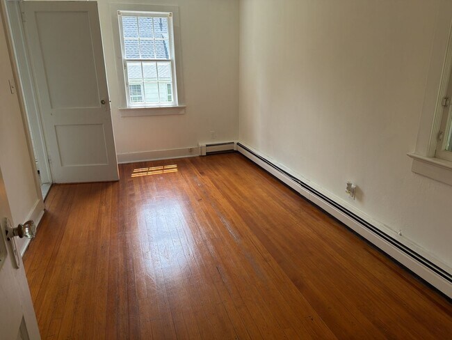 Building Photo - Six Raven Way LLC