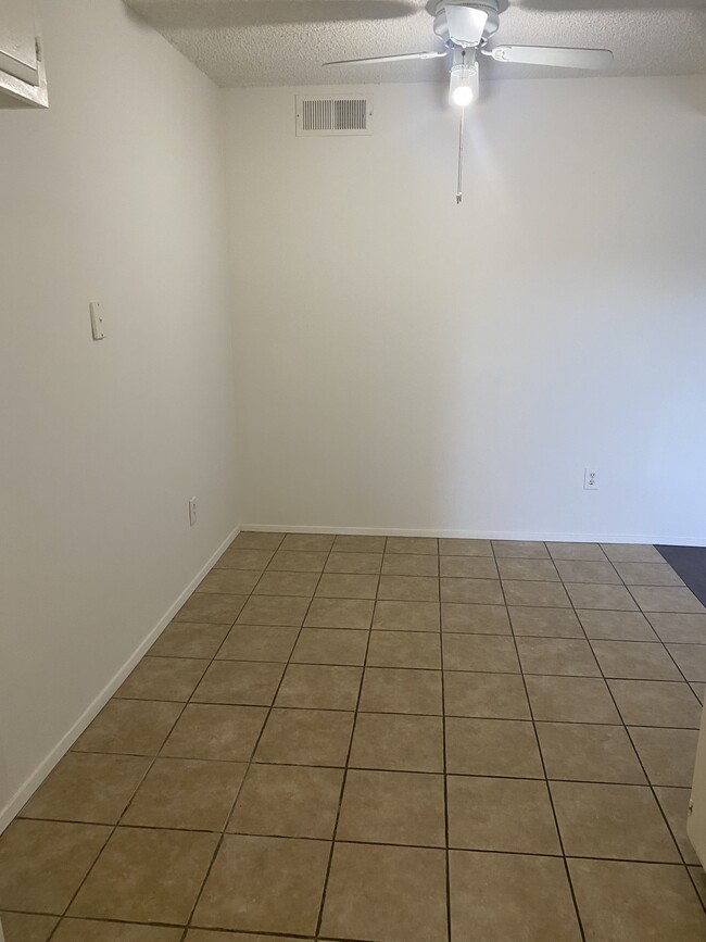 Dining room - 21902 Verne Ave