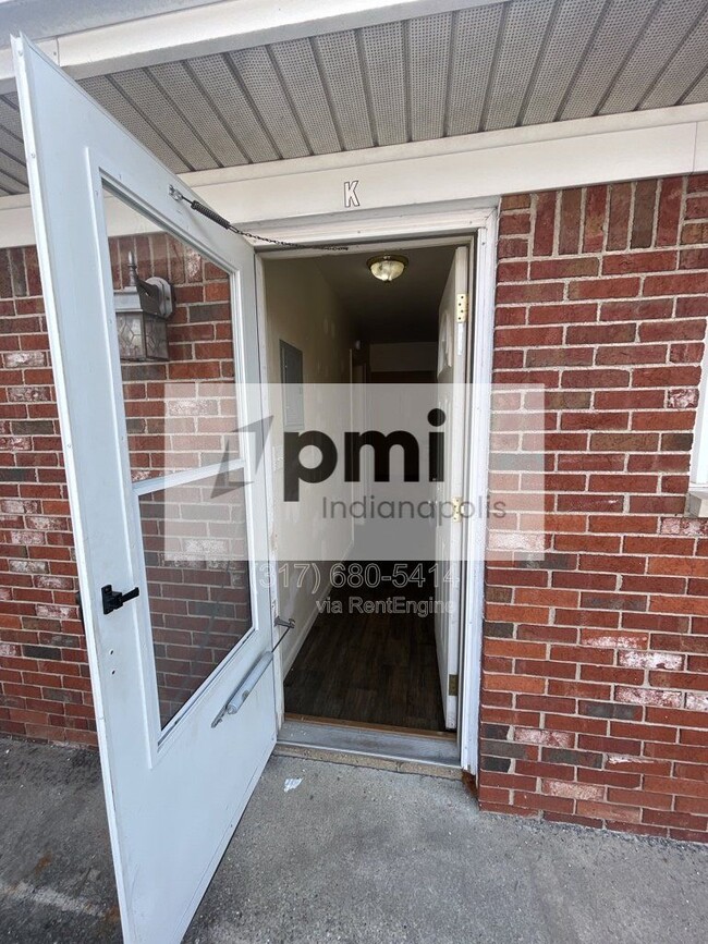Building Photo - 110 W William Dr