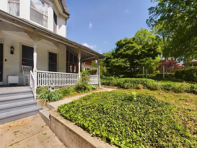 Building Photo - Elegant 5 Bedroom Home Coming Soon - **A M...