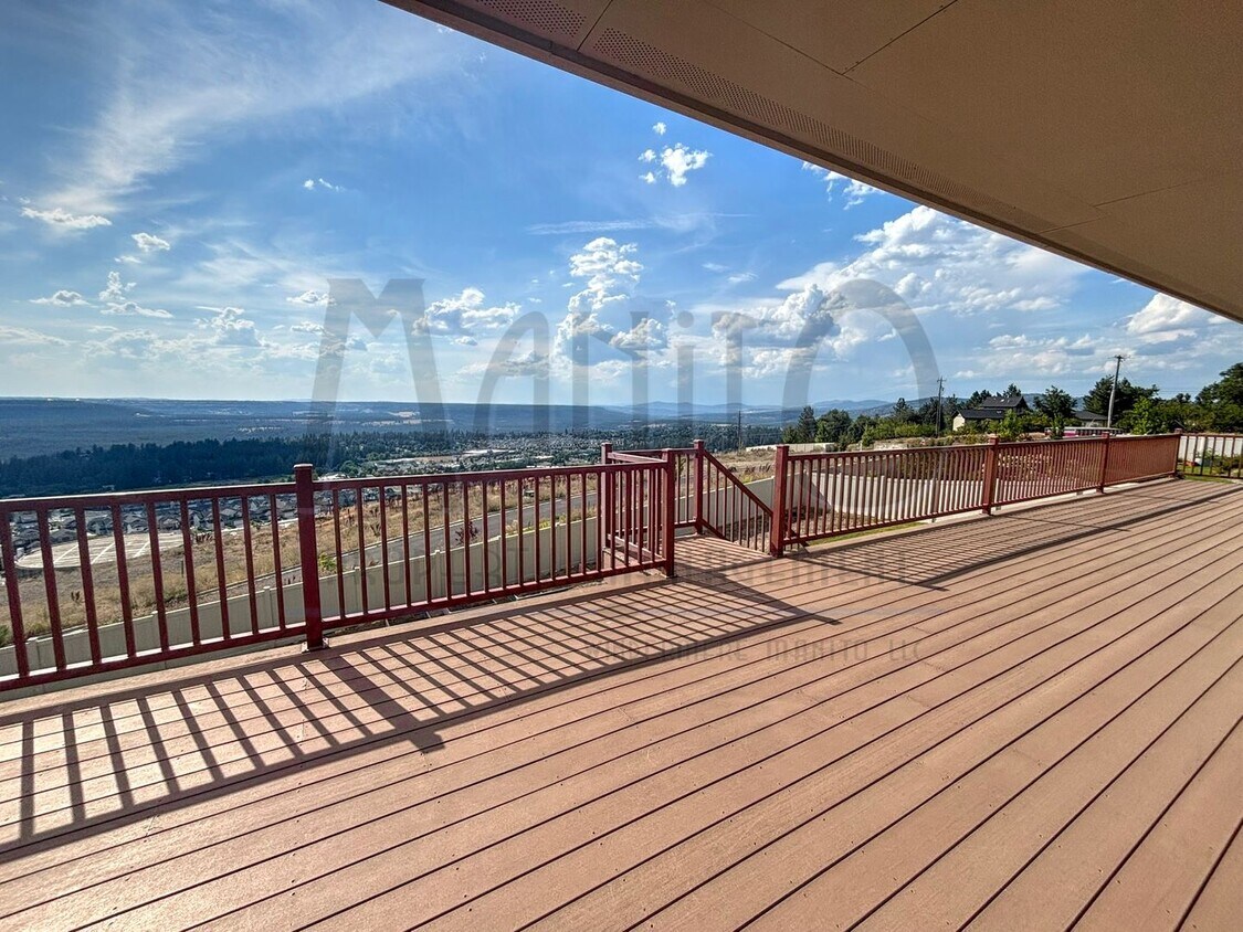 Foto del edificio - Spacious Home With Stunning Sunset Views