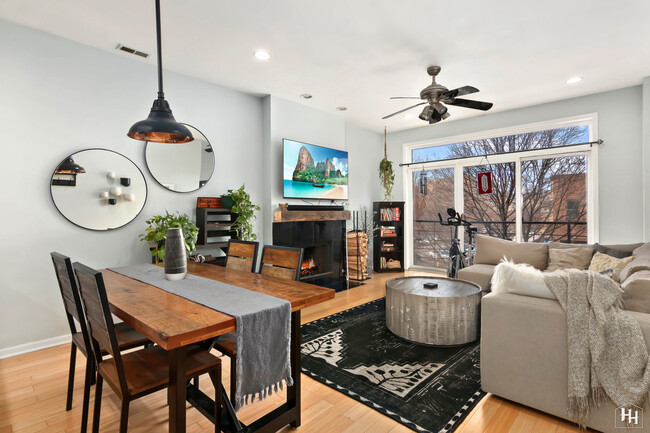 Foto del edificio - 2657 W Haddon Ave