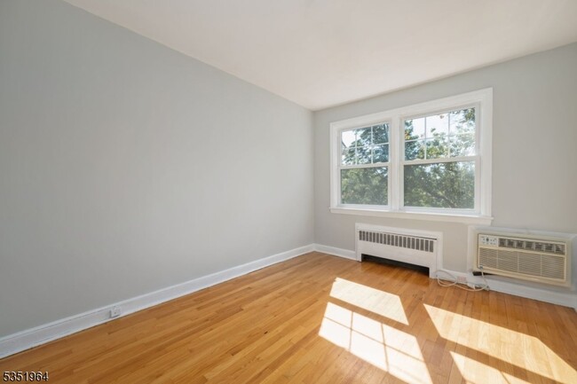 Building Photo - 176 Millburn Ave