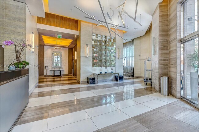 Foto del edificio - 999 SW 1st Ave