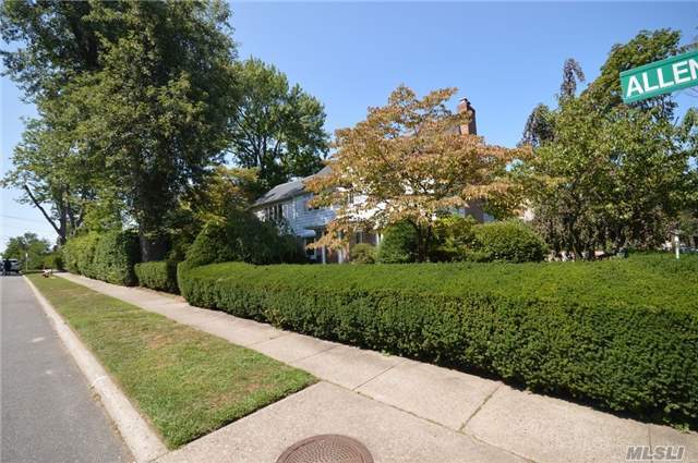 Primary Photo - 41 Allenwood Rd