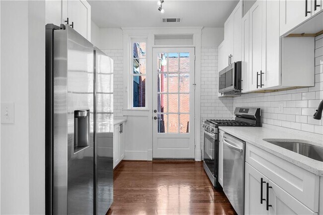 Foto del edificio - 360 Ponce De Leon Ave NE