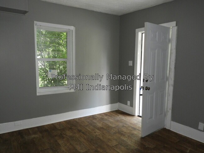 Building Photo - 2628 E Brookside Ave
