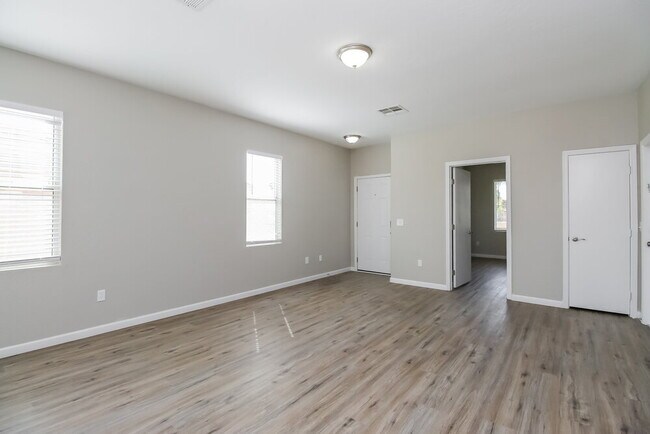 Building Photo - 3974 E Latham Way