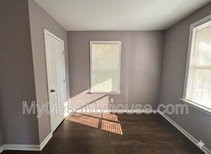Building Photo - 1348 Austin St