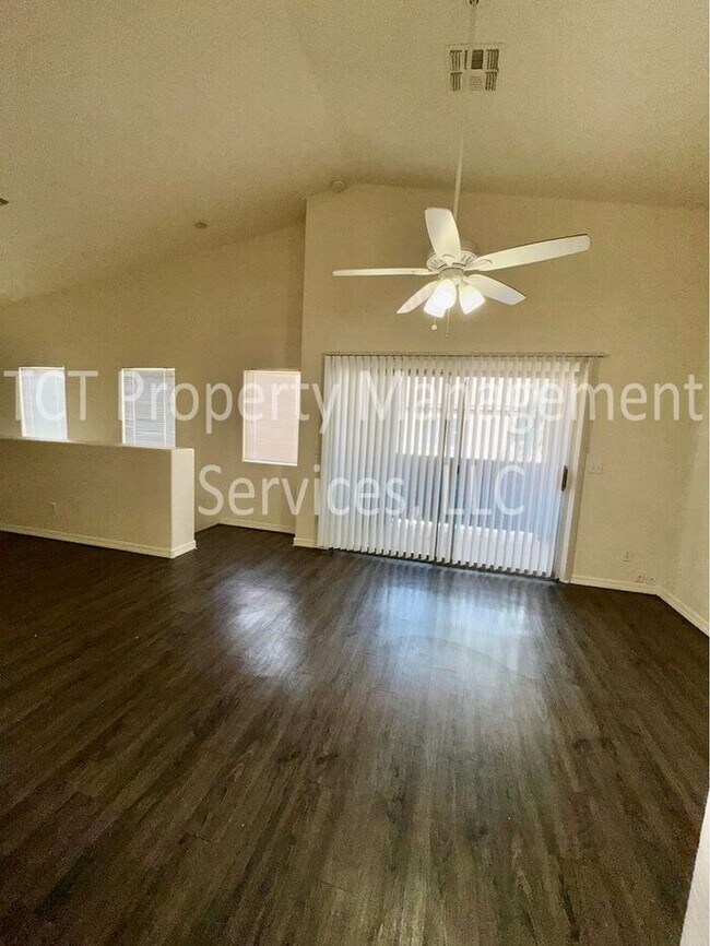 Foto del edificio - Nice two-story, 2bed, 2 bath with Garage in Mesa!