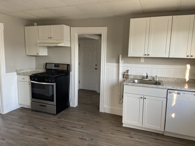 Building Photo - 169 Pleasant St, LLC