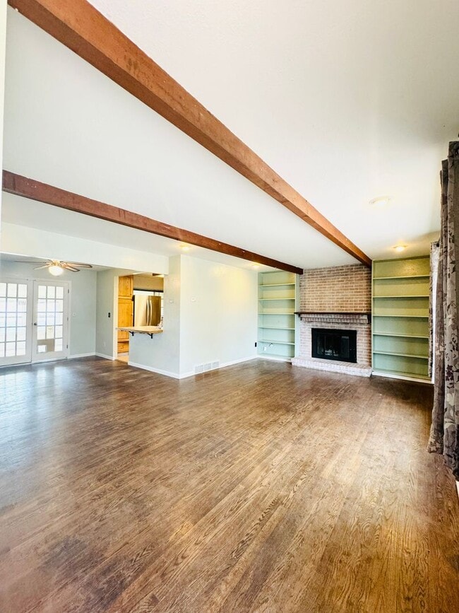 Foto del edificio - Large 3 Bed, 3 Bath House In Greeley - 4 bonus rooms in basement!