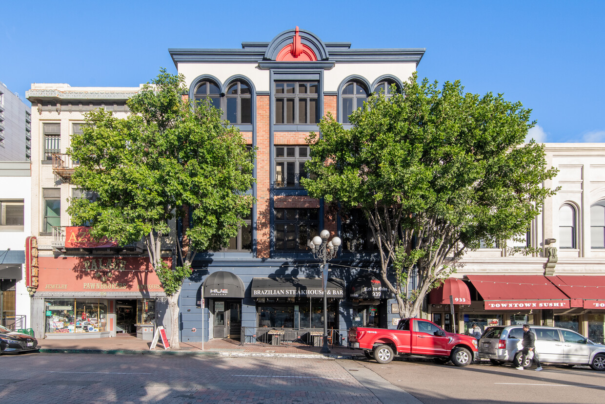 Primary Photo - Hue Gaslamp Apartments