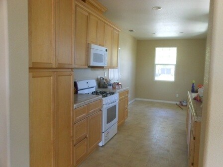 Building Photo - 420 Jacobs Dr