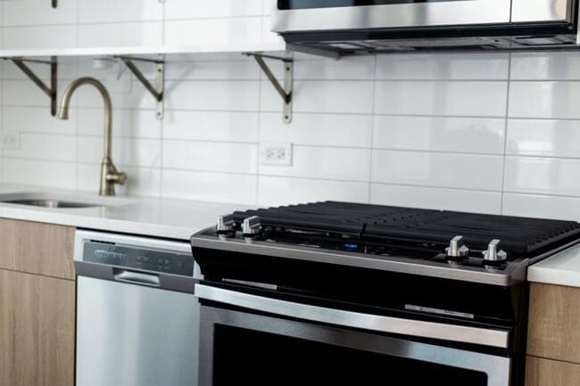 Building Photo - 1 bedroom in Chicago IL 60654