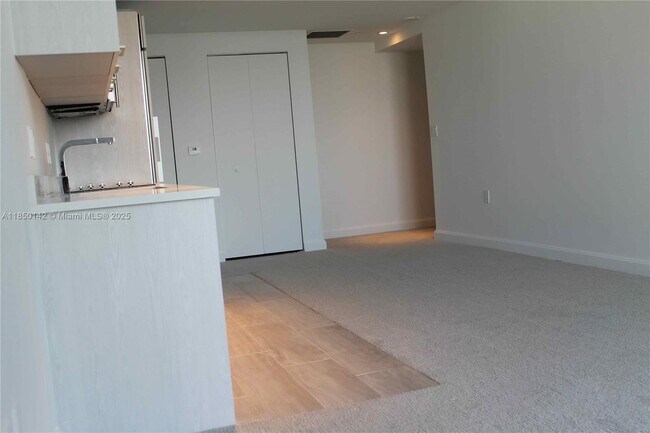 Foto del edificio - 45 SW 9th St