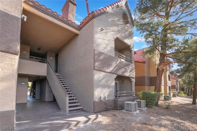 Foto del edificio - 2200 S Fort Apache Rd
