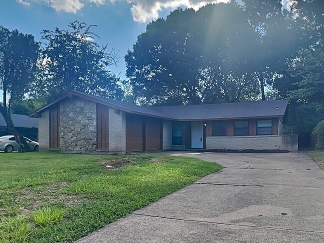 Building Photo - 1401 Wisteria Way