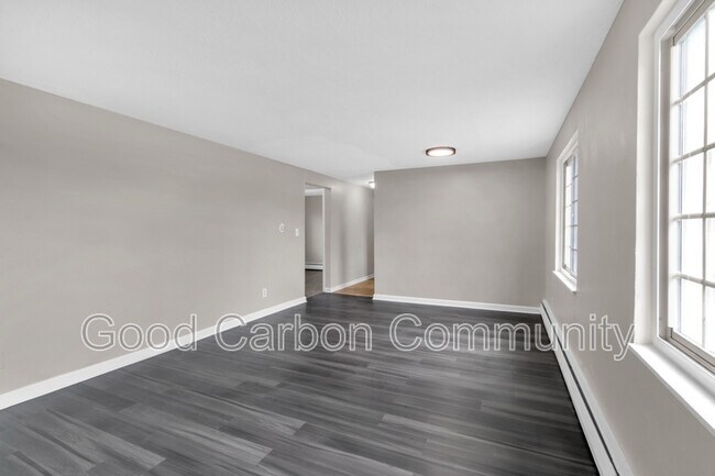 Foto del edificio - 311 Beattie Ave