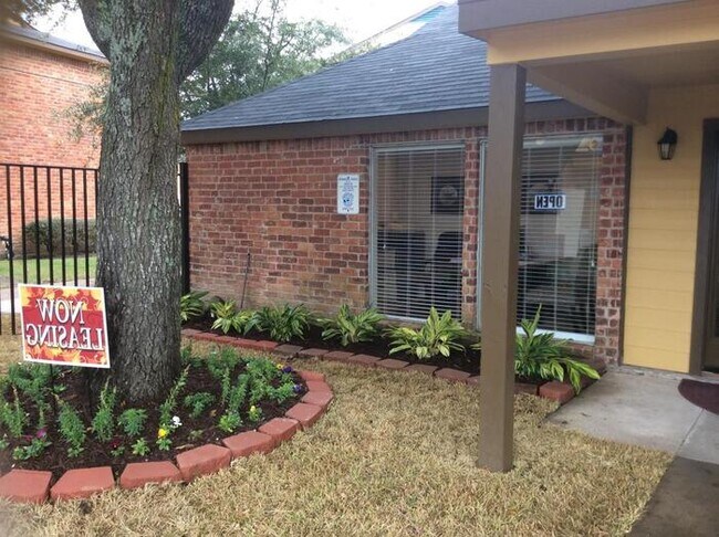 Foto del edificio - 12800 Dunlap St