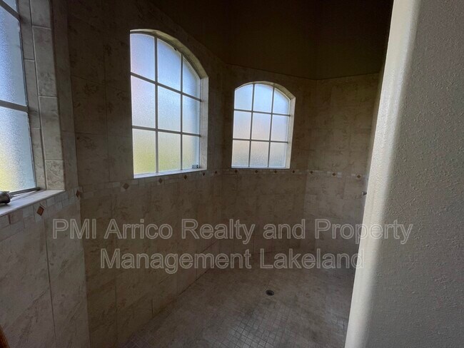 Building Photo - 226 Bayberry Dr